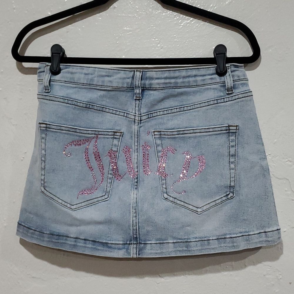 Juicy Couture Light Wash Denim Skirt with Pink Juicy Logo Embellishment Sz 9/29